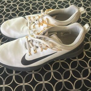 Nike golf shoes. Men’s 10